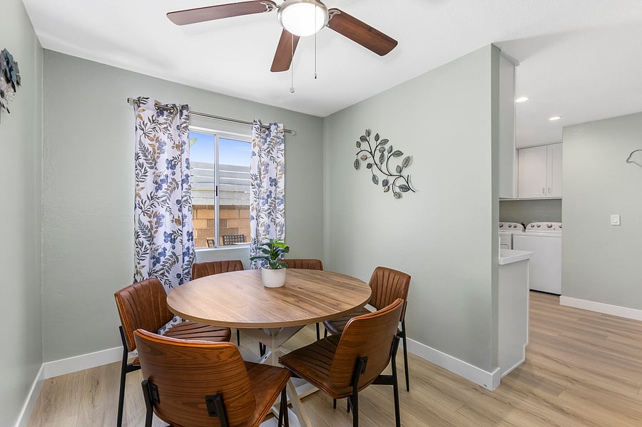Dining area for 6