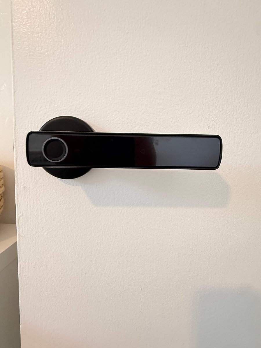 Private locking handles