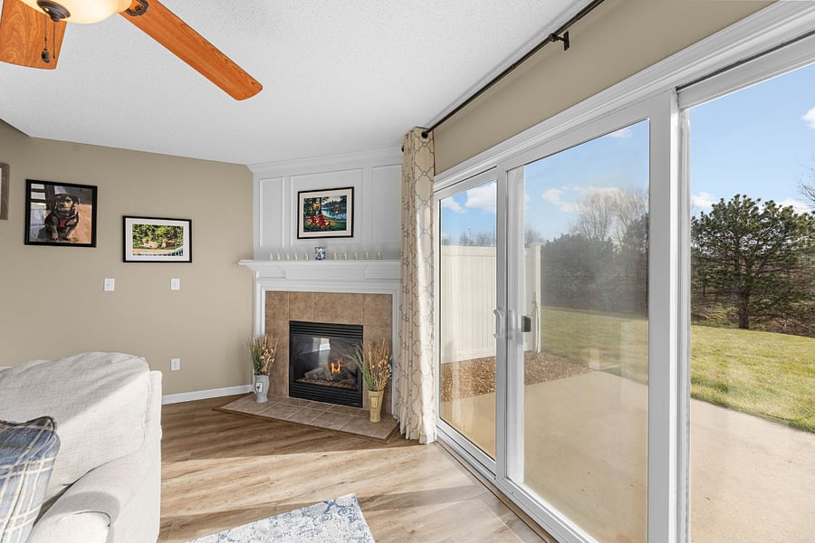 Fireplace for cozy evenings.
