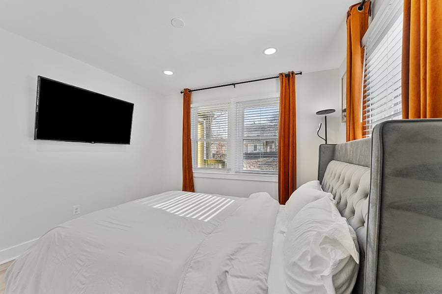 Bedroom 1 - Main level