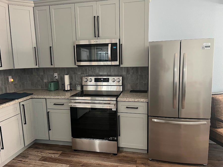 Full Kitchen