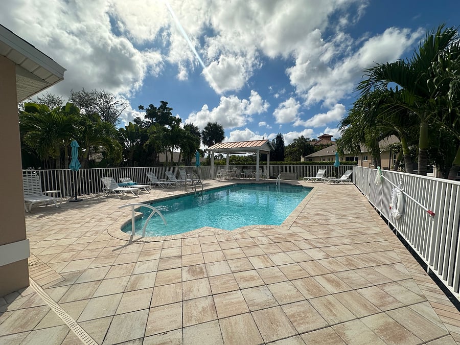Furnished Finder property 1005844_1 photo 12