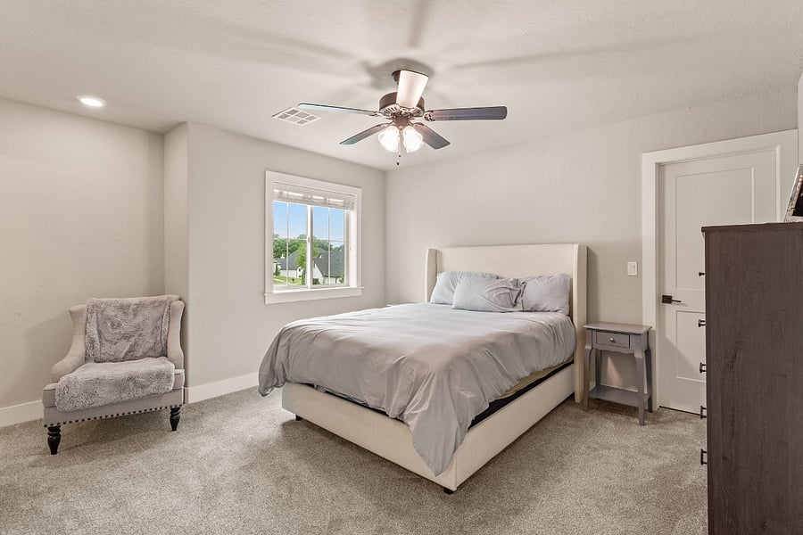 Upstairs bedroom 2