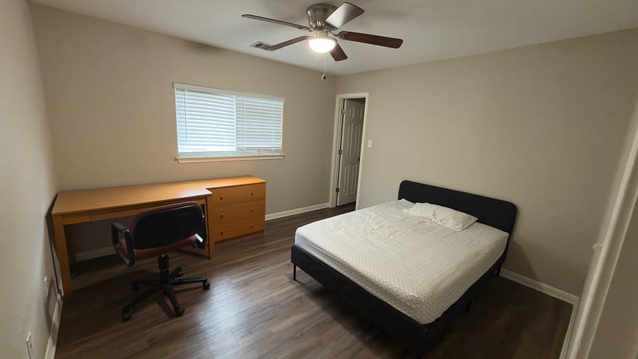 2nd bedroom