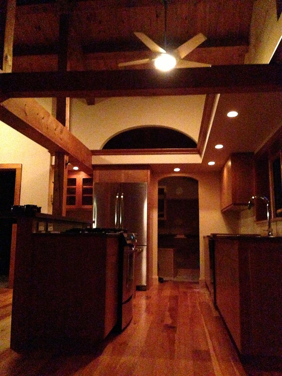 Kitchen shared by arrangement making it mutally comfortable for tenant and cabin owner.