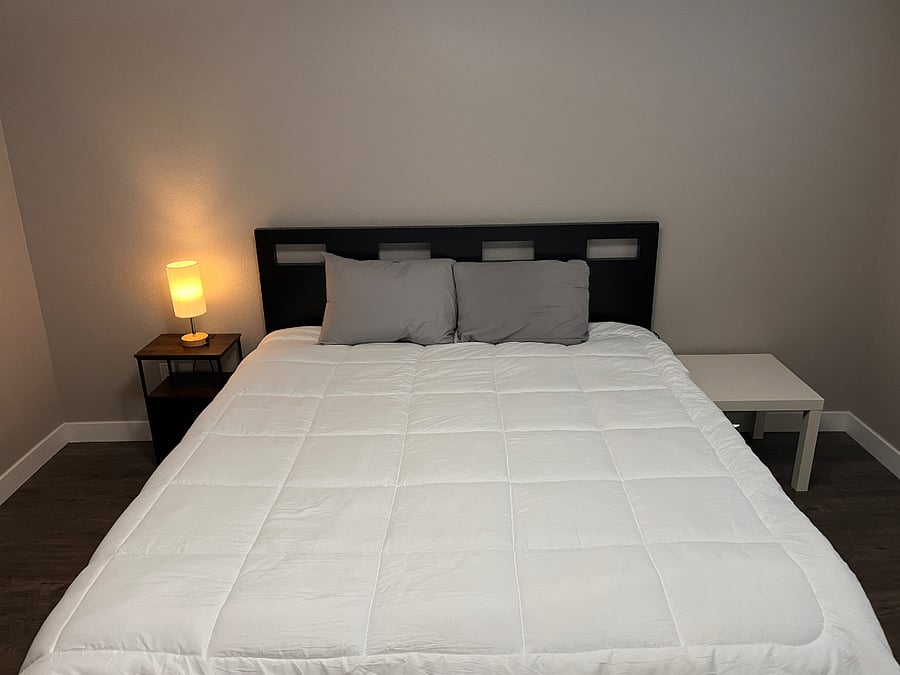Master room, Cali king bed