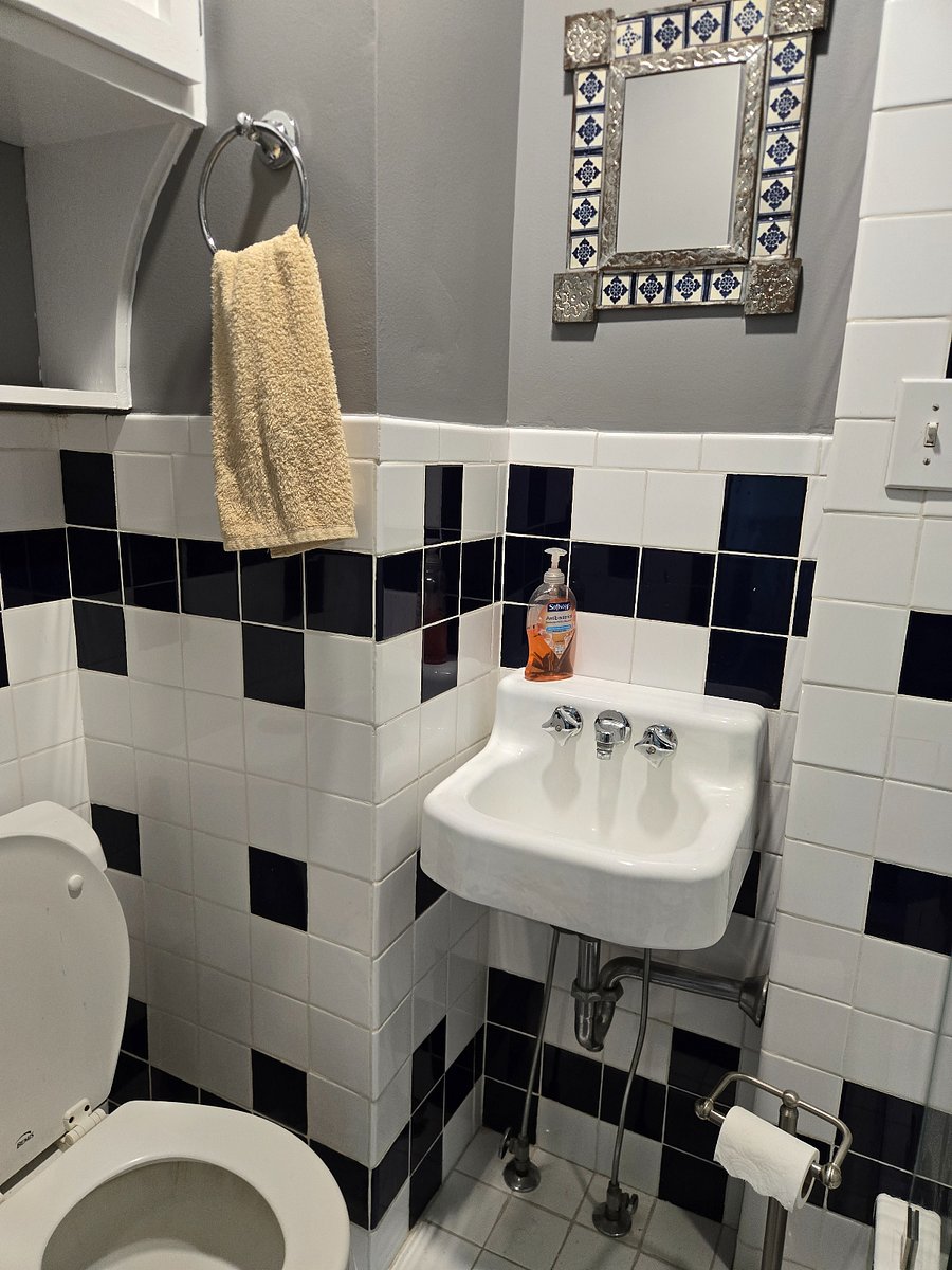 1st fl bath