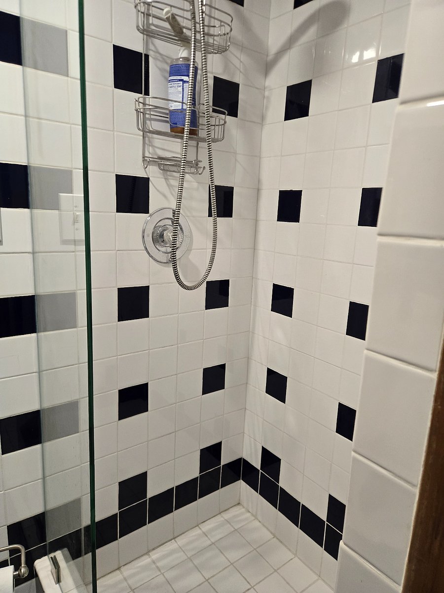 1st fl bath