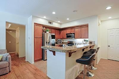 Furnished Finder property 1006122_1 photo 4