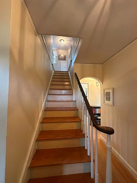 Leading to second level