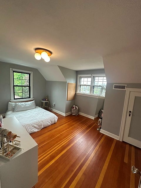 Upstairs Bedroom #2