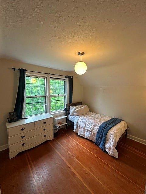 Upstairs Bedroom #3