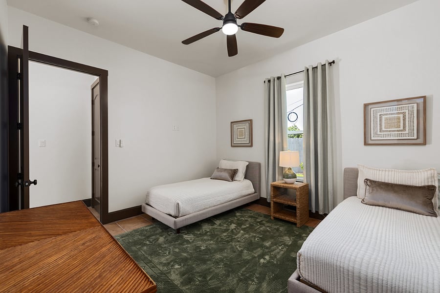 Bedroom 3: Two Twin beds