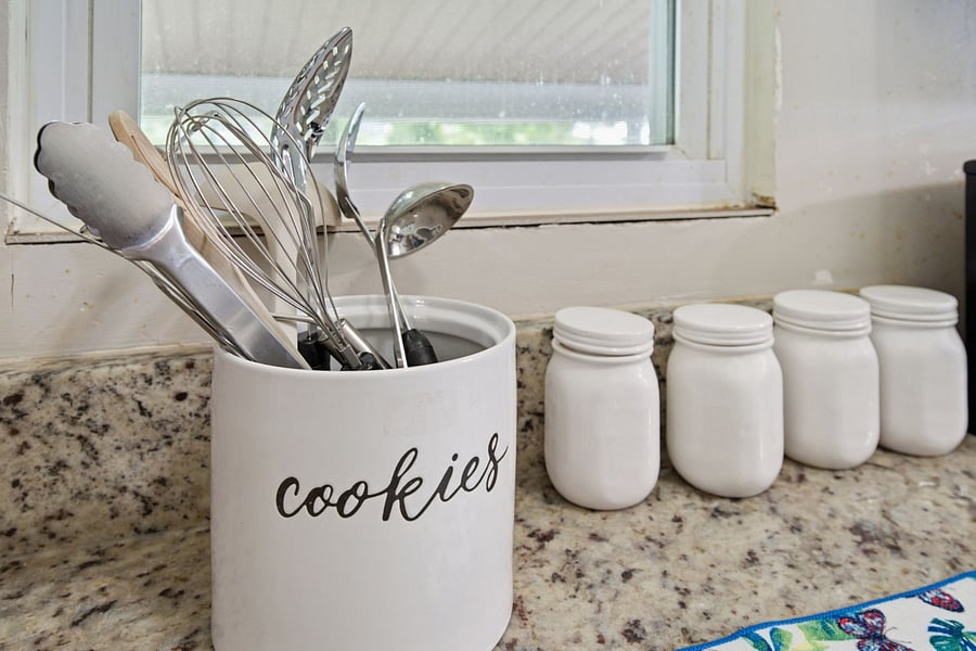 kitchen cookware