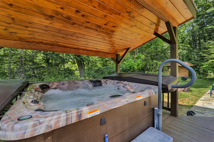 Premium 7-person hot tub with two powerful pumps

