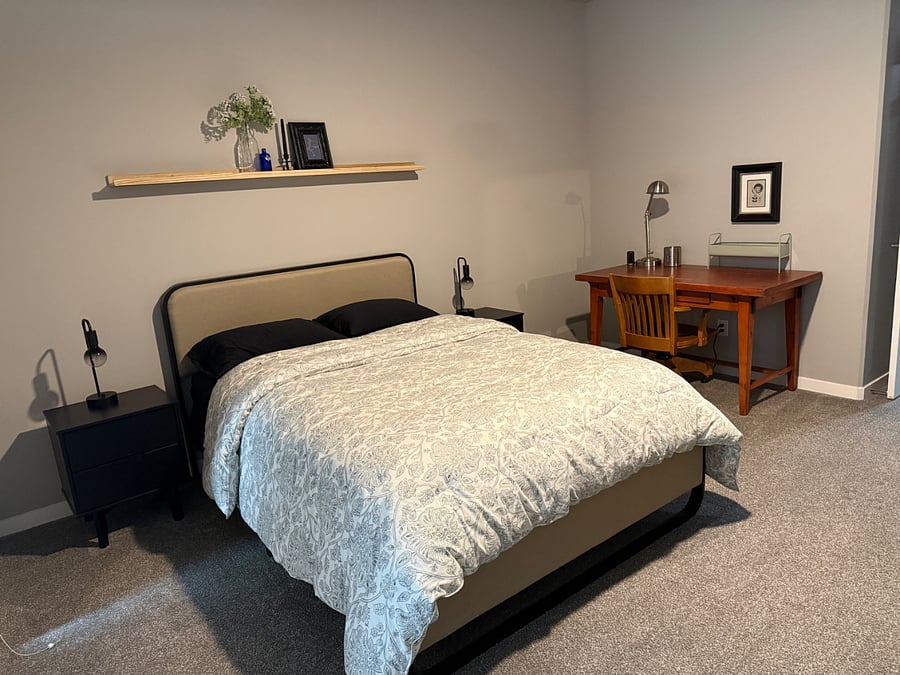 Master bedroom - Queen bed