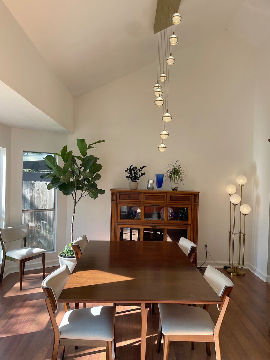 Shared dining room