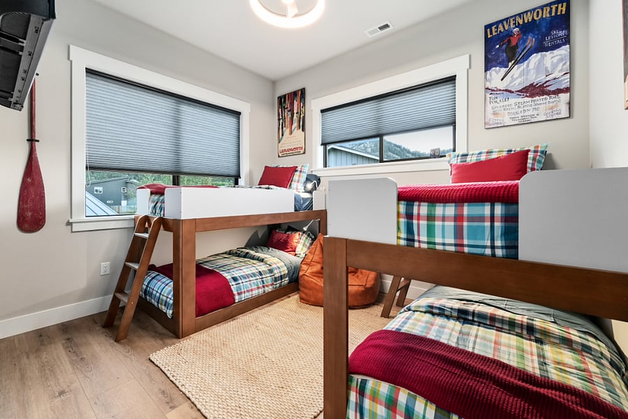 The bunk-room sleeps 4. These low bunks offer easier in and out.