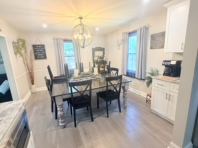 Dining Room Area - Seats 8 people