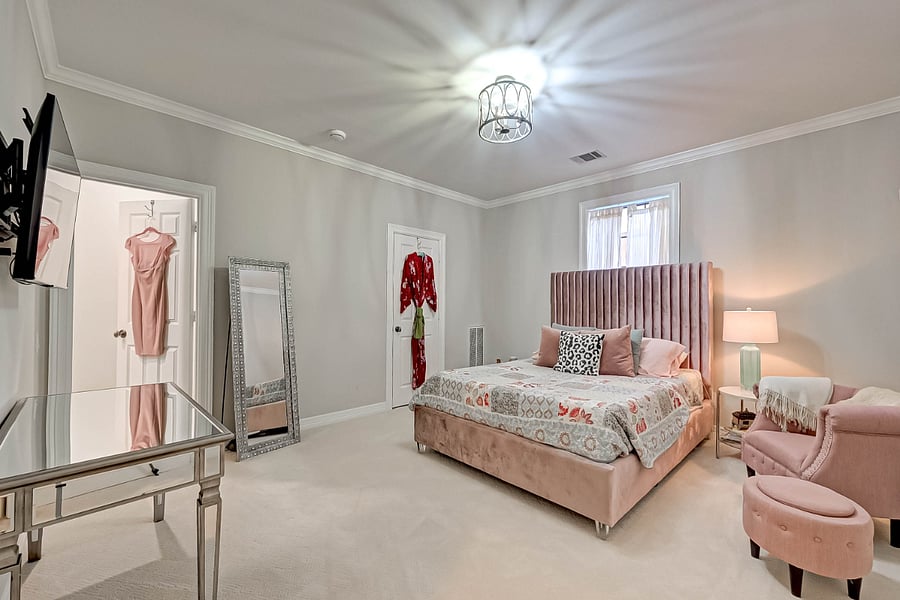 1st floor bedroom with ensuite bathroom Ground floor