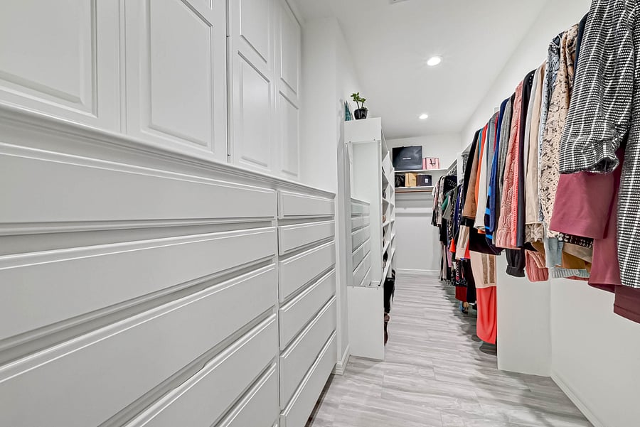 3rd Floor Primary Closet