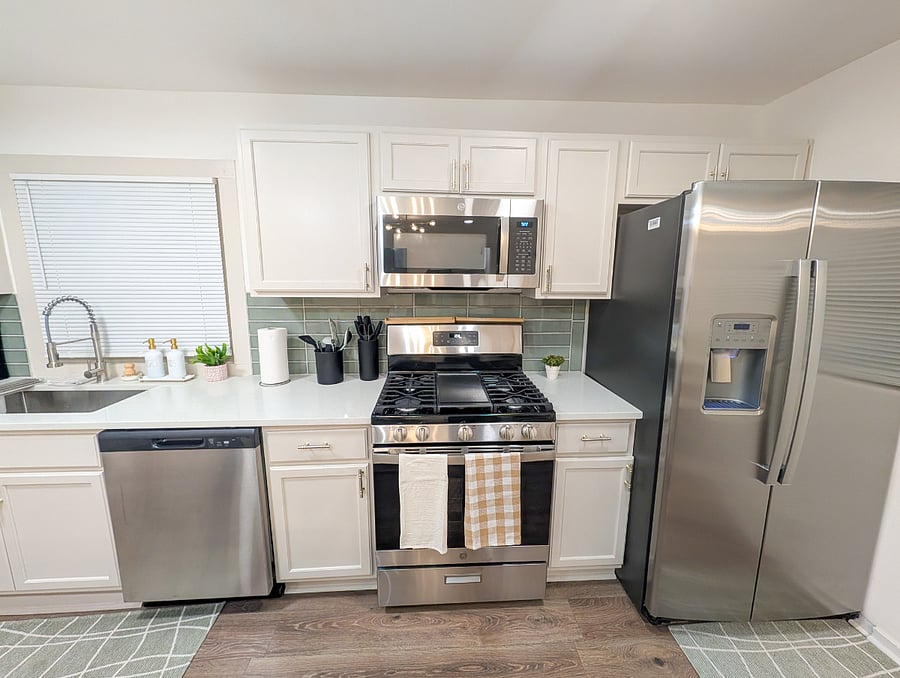 Kitchen. New appliances