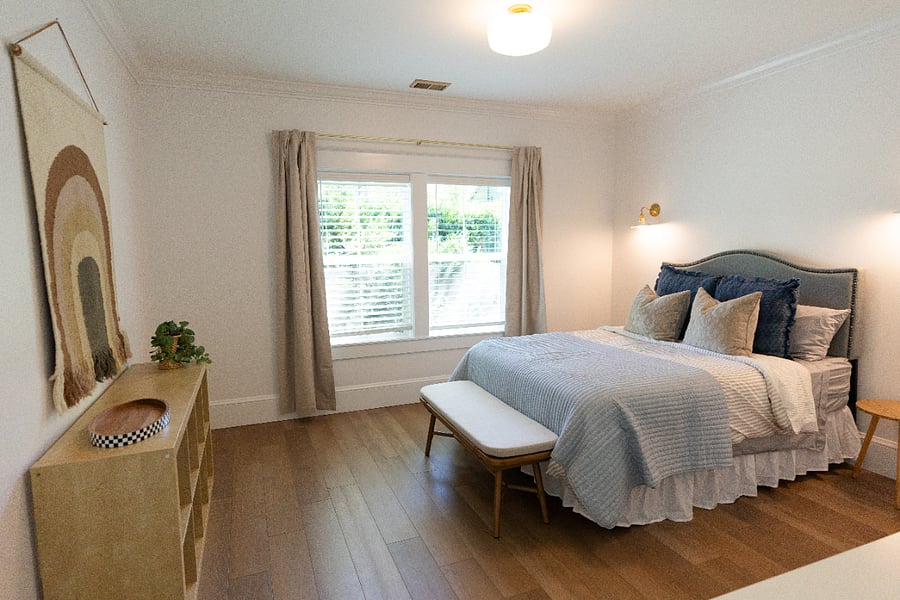 Queen bedroom