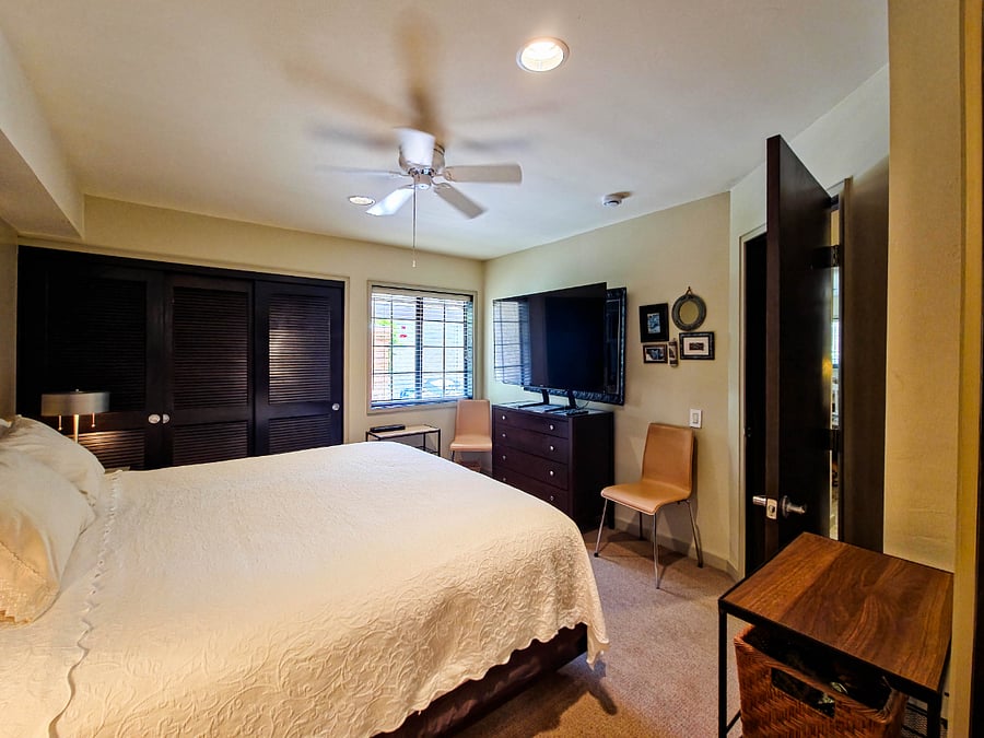 Secondary bedroom