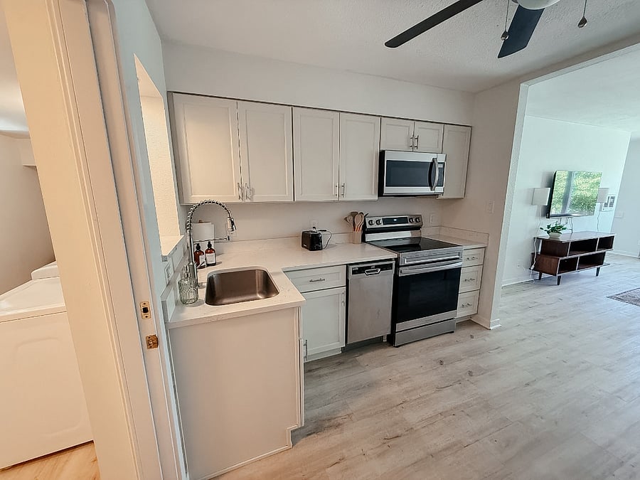 Kitchen w/quart counter tops.