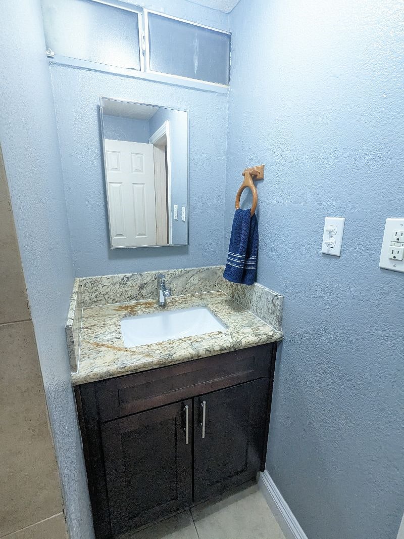 Furnished Finder property 1006689_1 photo 11
