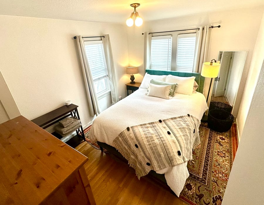 Bedroom for rent