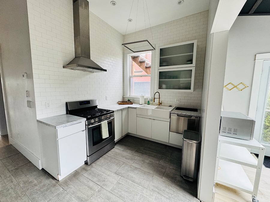 Kitchen; Gas stove, drawer dishwasher.