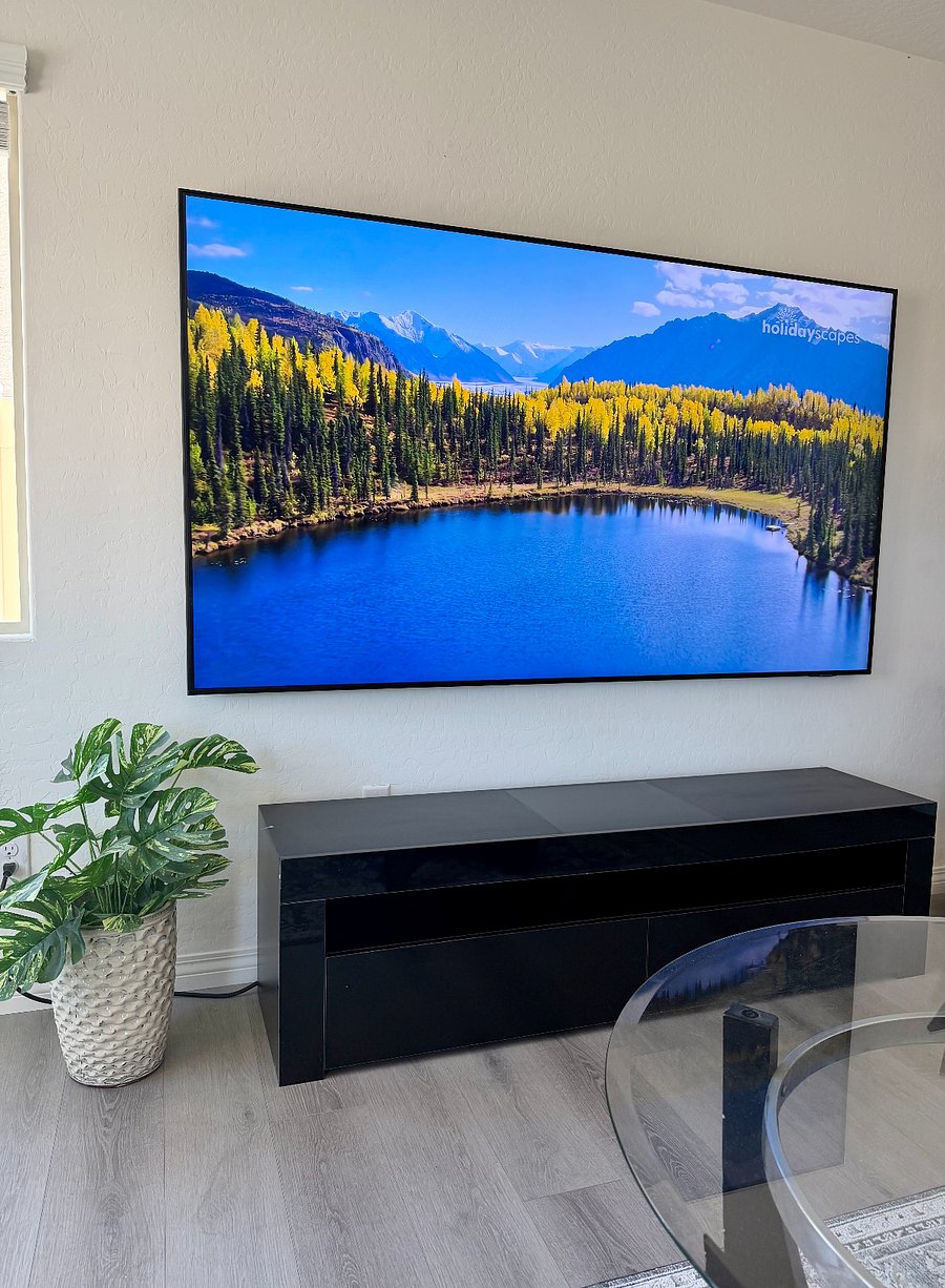85" Samsung tv perfect for entertaining and watching the game