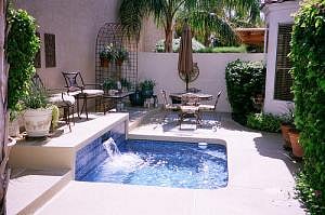 Relax in the back yard spool (spa/pool)