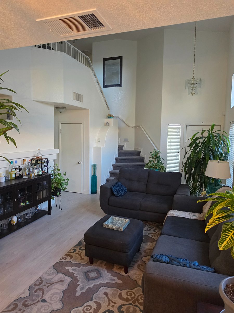 Formal living room 