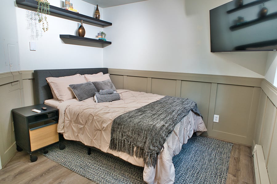Bedroom 2 with TV