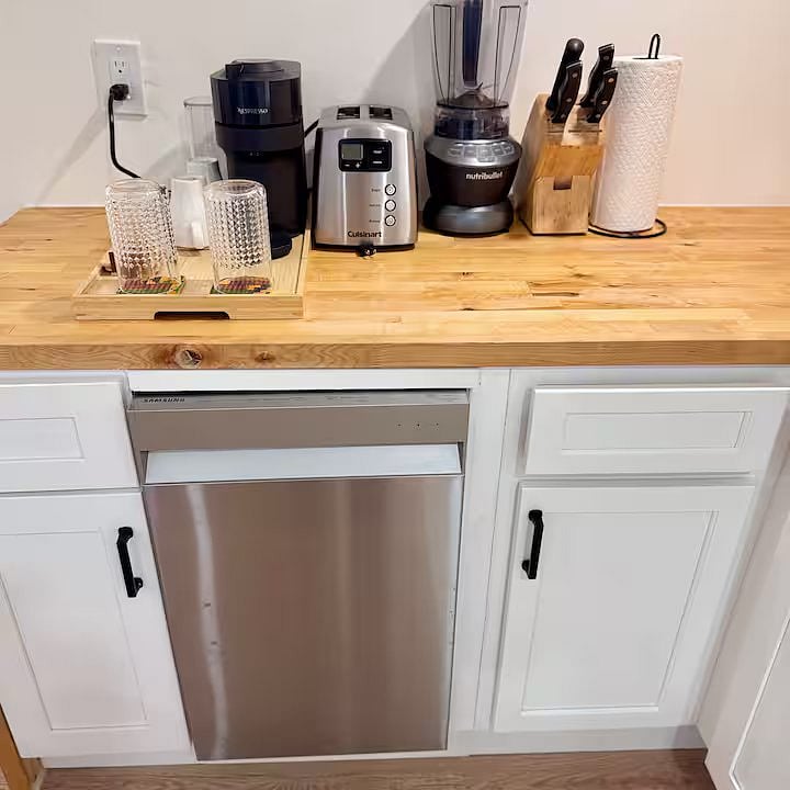 Basement Kitchen
Dishwasher