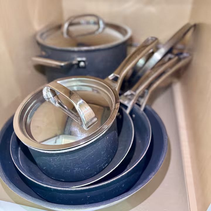 Basement Kitchen
Pots and Pans