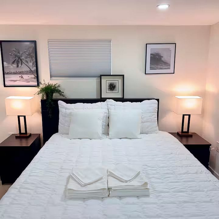 Basement Bedroom #1
Queen-sized bed