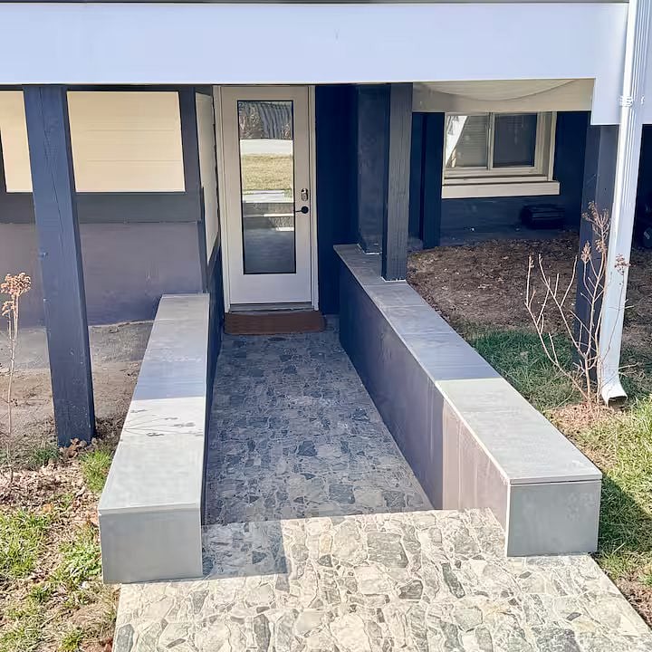 Private Entrance to Basement