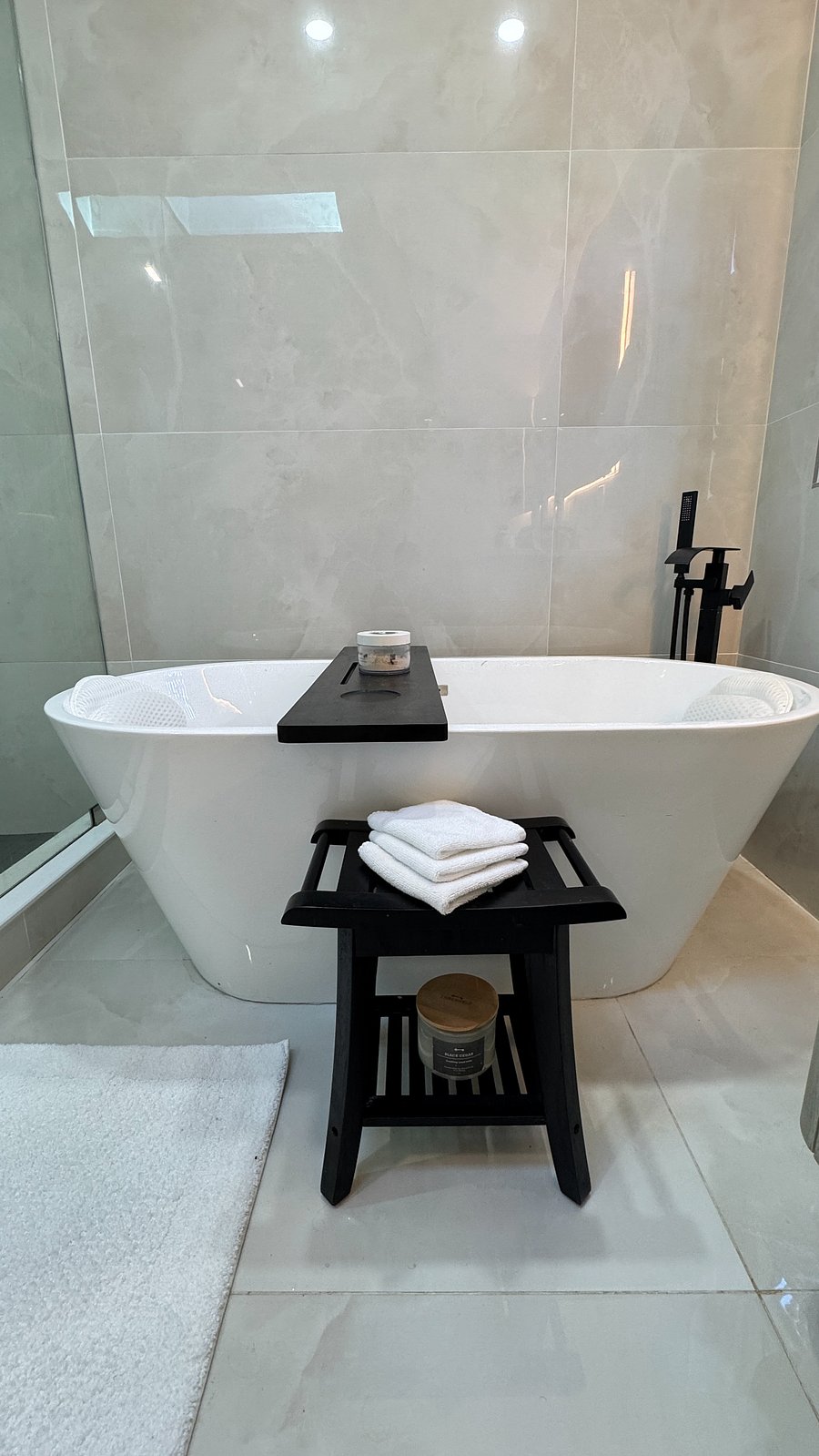 Master bathroom soaking tub