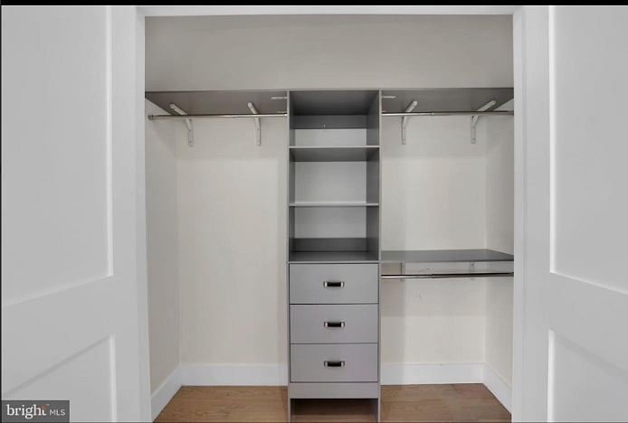 Master Bedroom
Closet