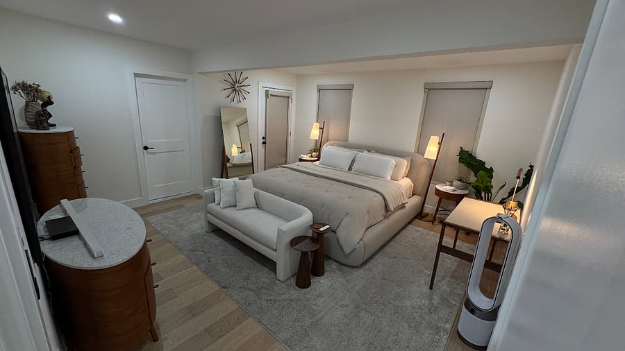 Master Bedroom
Complete View