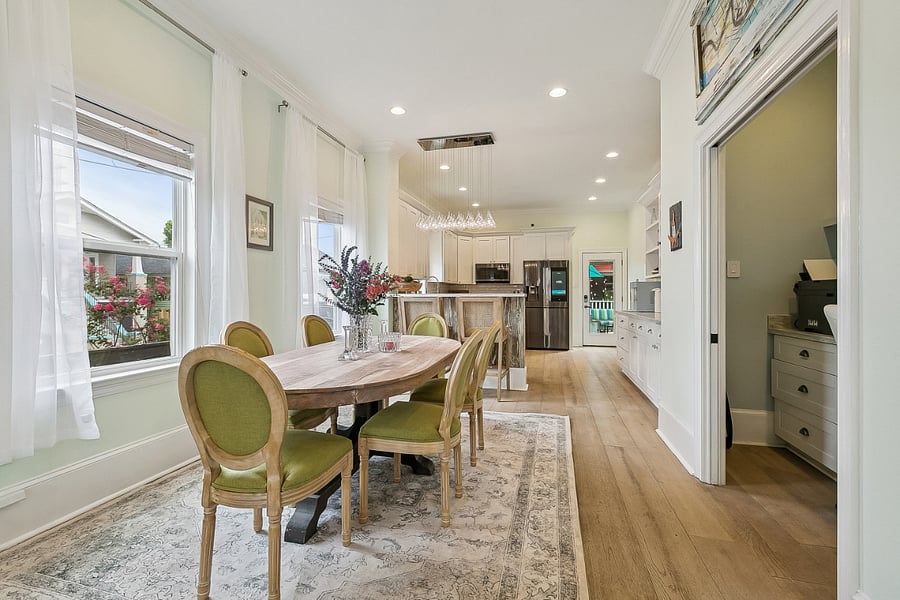 Dining room for 6