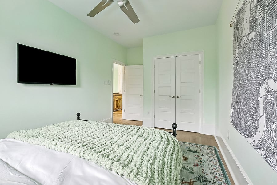 Queen guest bedroom 1