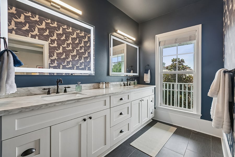Master ensuite bathroom