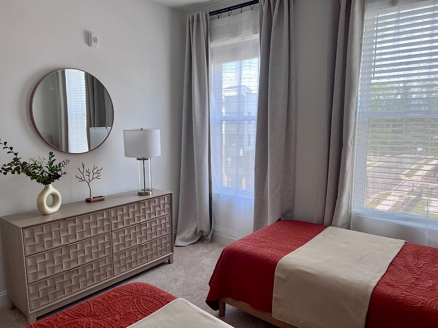 Second bedroom included in this listing . Two twin beds, cotton linens, linen covers, blinds, black out curtains, closet, luggage rack,