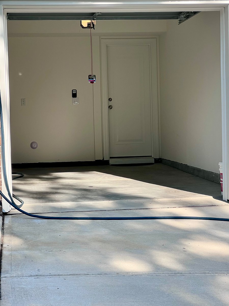 Garage fully available for guest