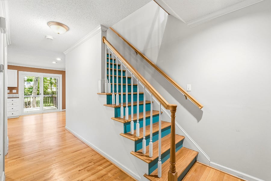 Foyer/Stairs
