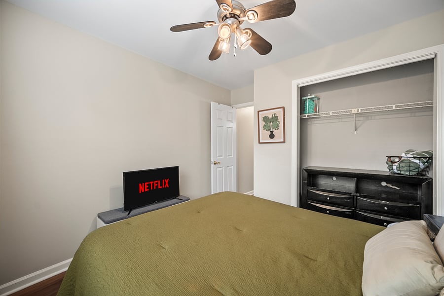 2nd bedroom